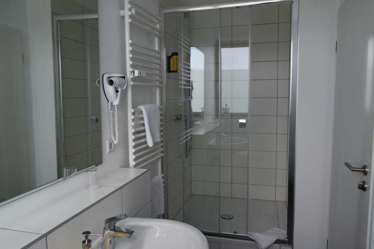 Motel Schoenefeld Гросцитен Экстерьер фото