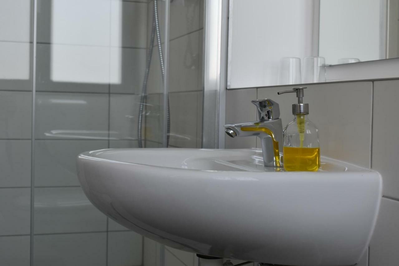 Motel Schoenefeld Гросцитен Экстерьер фото